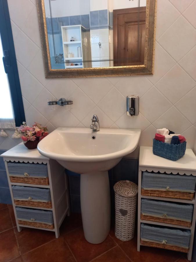 Appartamento In Zona Residenziale Орозеи Екстериор снимка