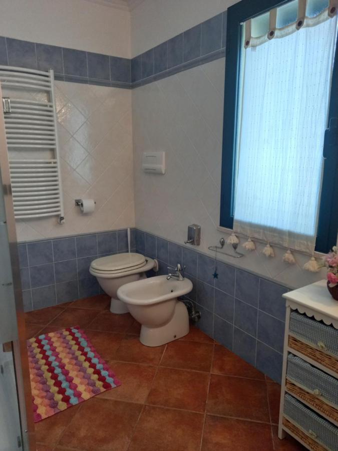 Appartamento In Zona Residenziale Орозеи Екстериор снимка