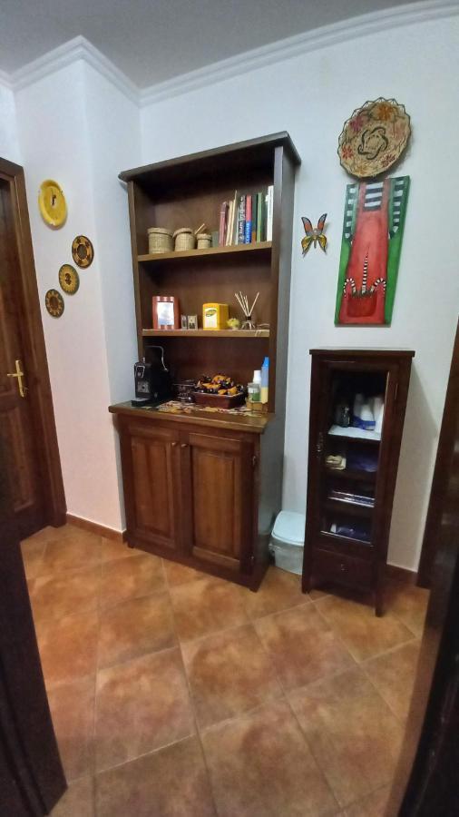Appartamento In Zona Residenziale Орозеи Екстериор снимка