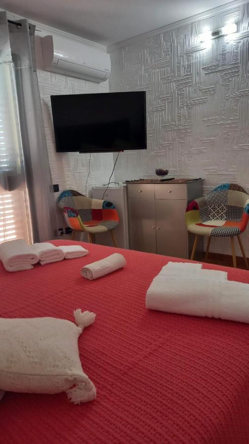 Appartamento In Zona Residenziale Орозеи Екстериор снимка