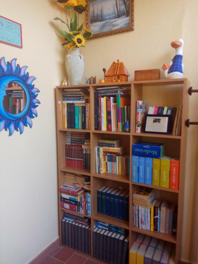 Appartamento In Zona Residenziale Орозеи Екстериор снимка